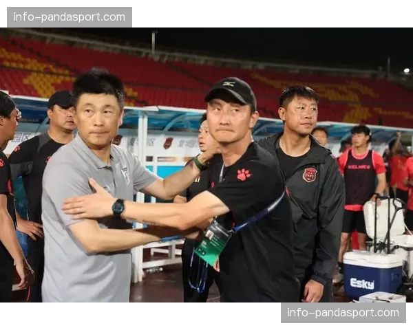 大连英博进攻端过于依赖个人能力 团队配合缺乏默契